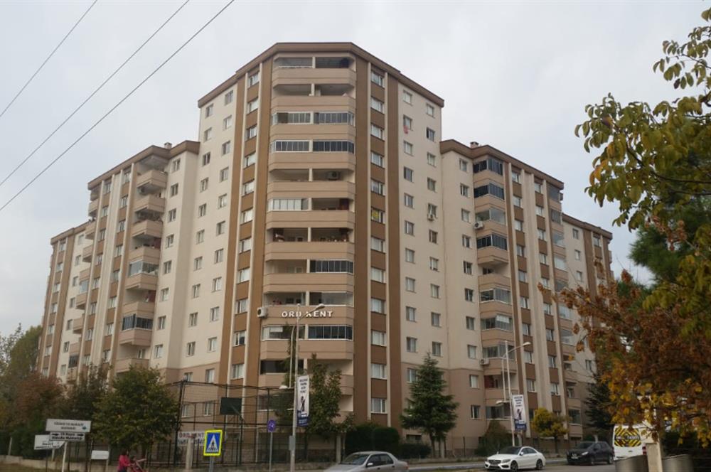  YÜZÜNCÜ YIL MERKEZDE METROYA YAKIN KİRALIK DAİRE