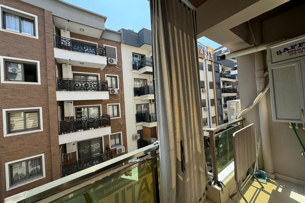 KARŞIYAKA'DA MERKEZİ KONUMDA AÇIK MUTFAK 1+1 SATILIK DAİRE