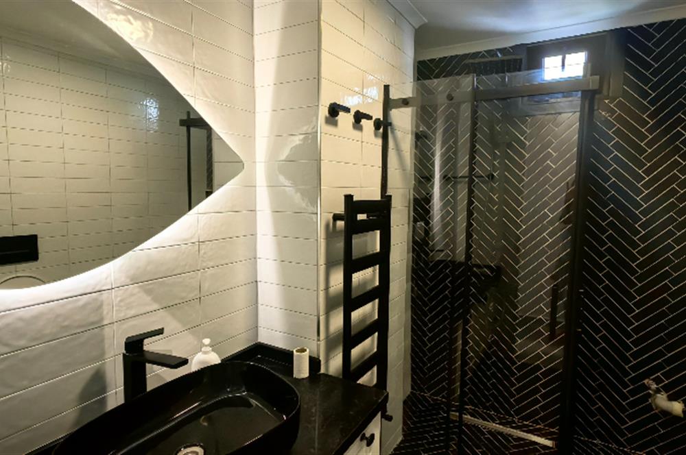 Sahrayıcedit'te İçi Tamamen Yenilenmiş Kiralık 3+1 Daire