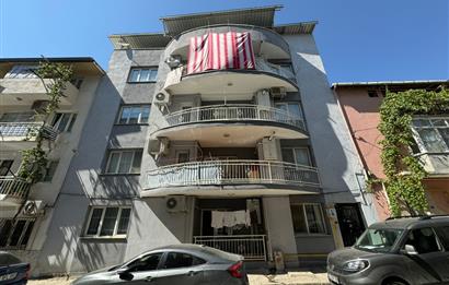 BORNOVA PINARBAŞI'NDA 3+1 ARAKAT SATILIK DAİRE 