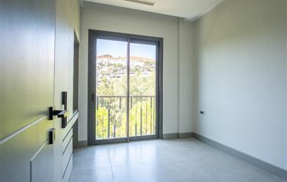 Akyarlar Sahiline 150m Mesafede Deniz Manzaralı Modern Tasarım 2+1 Residance Daire