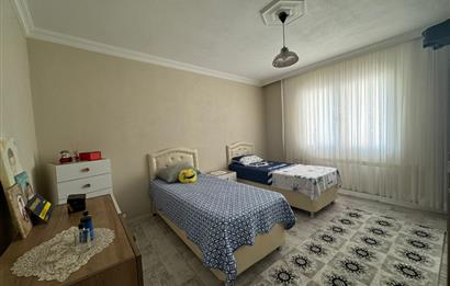 BORNOVA PINARBAŞI'NDA 3+1 ARAKAT SATILIK DAİRE 