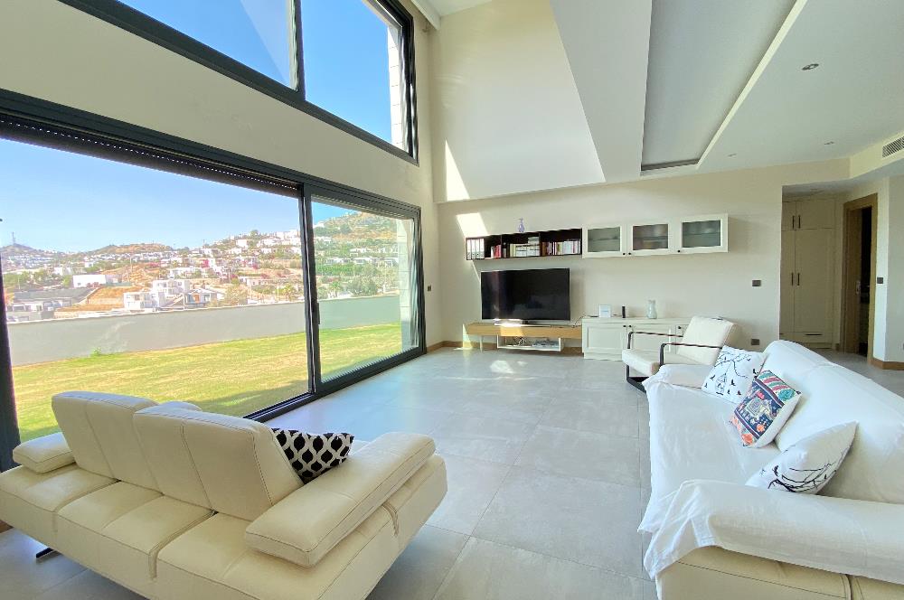 Gümüşlük'te 850 m2 Arsa İçerisinde 4+2 Satılık Villa