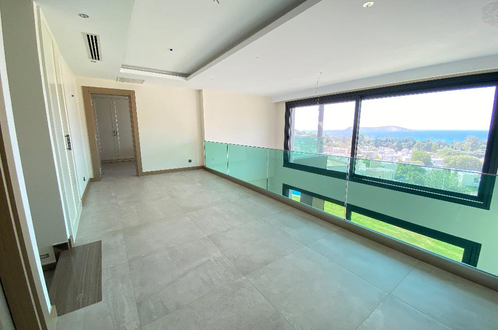 Gümüşlük'te 850 m2 Arsa İçerisinde 4+2 Satılık Villa