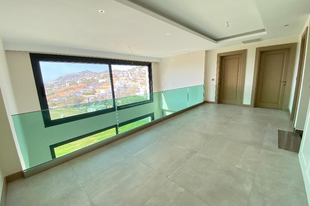 Gümüşlük'te 850 m2 Arsa İçerisinde 4+2 Satılık Villa