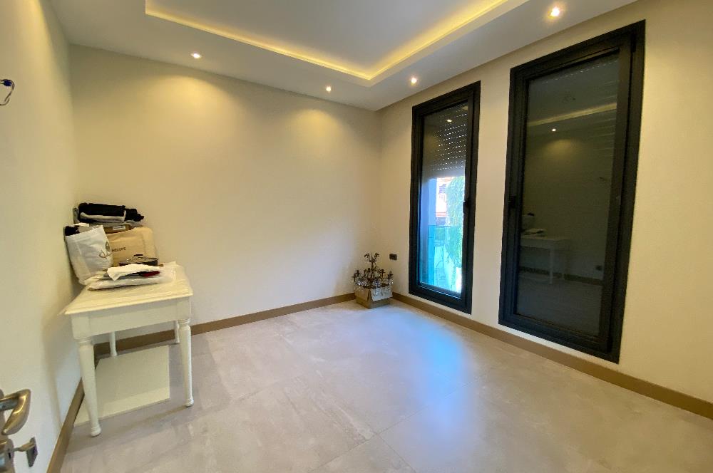 Gümüşlük'te 850 m2 Arsa İçerisinde 4+2 Satılık Villa