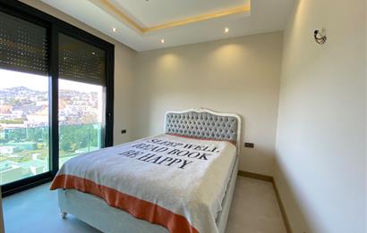 Gümüşlük'te 850 m2 Arsa İçerisinde 4+2 Satılık Villa