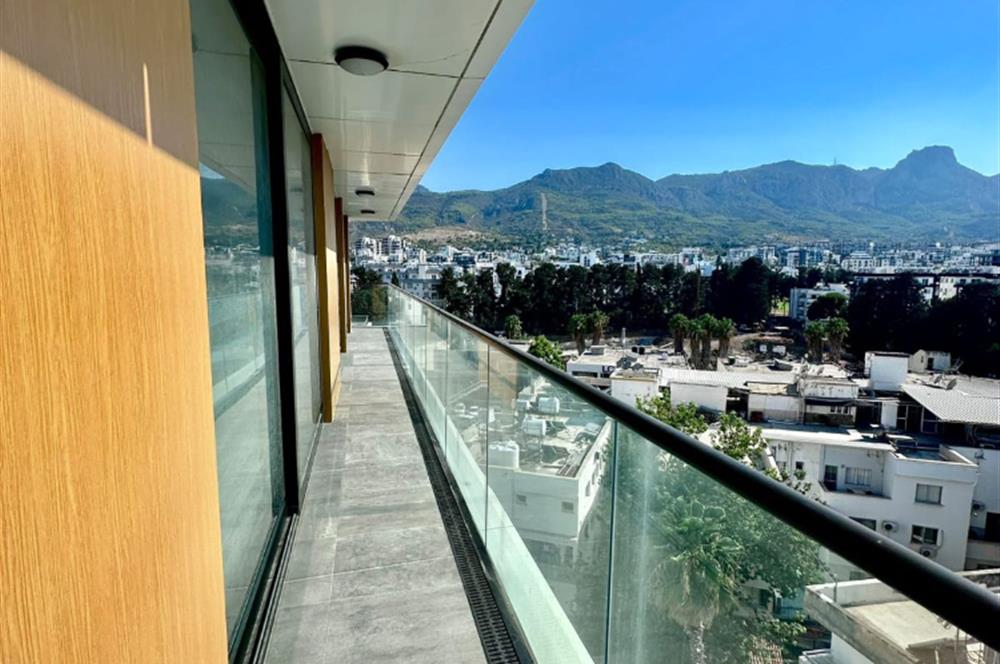 For sale 3+1 apartment, Kyrenia city center, Turkish title deed