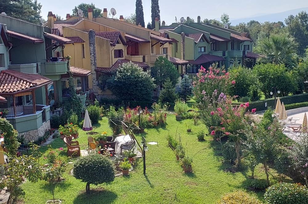 Kartepe-Maşukiye doğa içinde havuzlu,güvenlikli sitede dubleks satılık villa