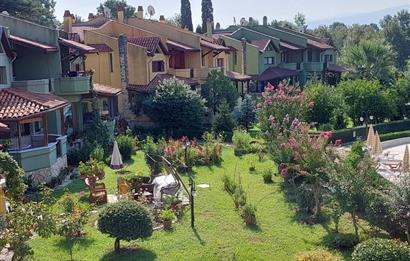 Kartepe-Maşukiye doğa içinde havuzlu,güvenlikli sitede dubleks satılık villa