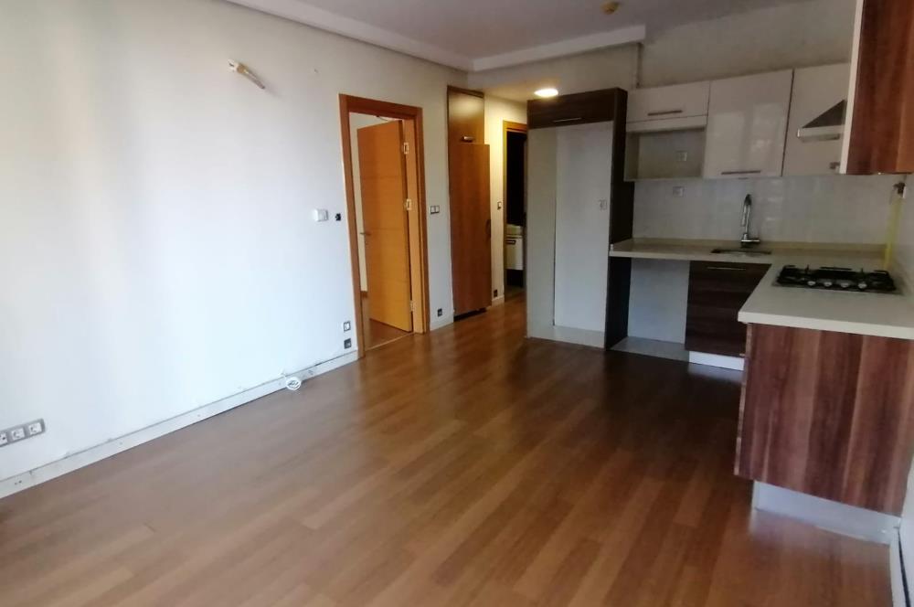 Zekeriyaköy’de, Koç Batı Yurduna Komşu Kiralık 1+1 Daire