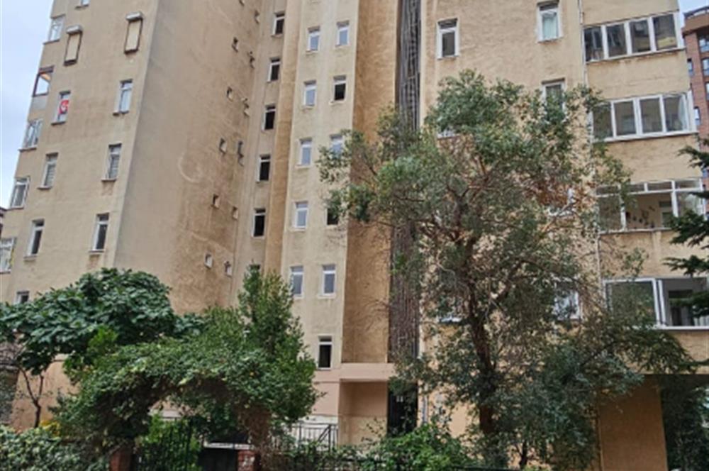 Maltepe Yalı Mahallesi'nde 3+1 Satılık Daire Marmarayn Yanı Başı