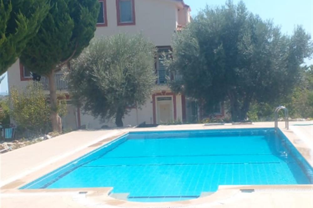 Fethiye Karadere de Satılık 5+1 Triplex Villa Havuzlu Site İçinde