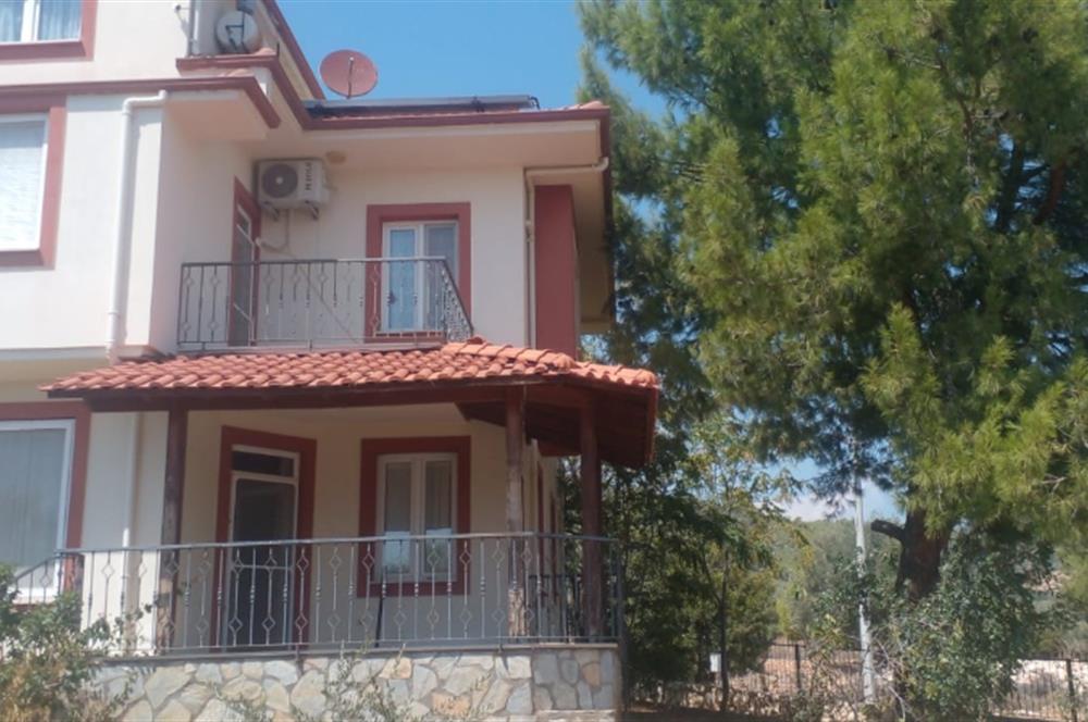 Fethiye Karadere de Satılık 5+1 Triplex Villa Havuzlu Site İçinde