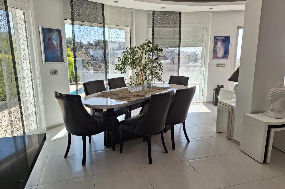 Bodrum Yalıkavak'ta 890 m2 Arsa İçerisinde Satılık Özel Havuzlu ve Deniz Manzaralı 4+1 Villa 