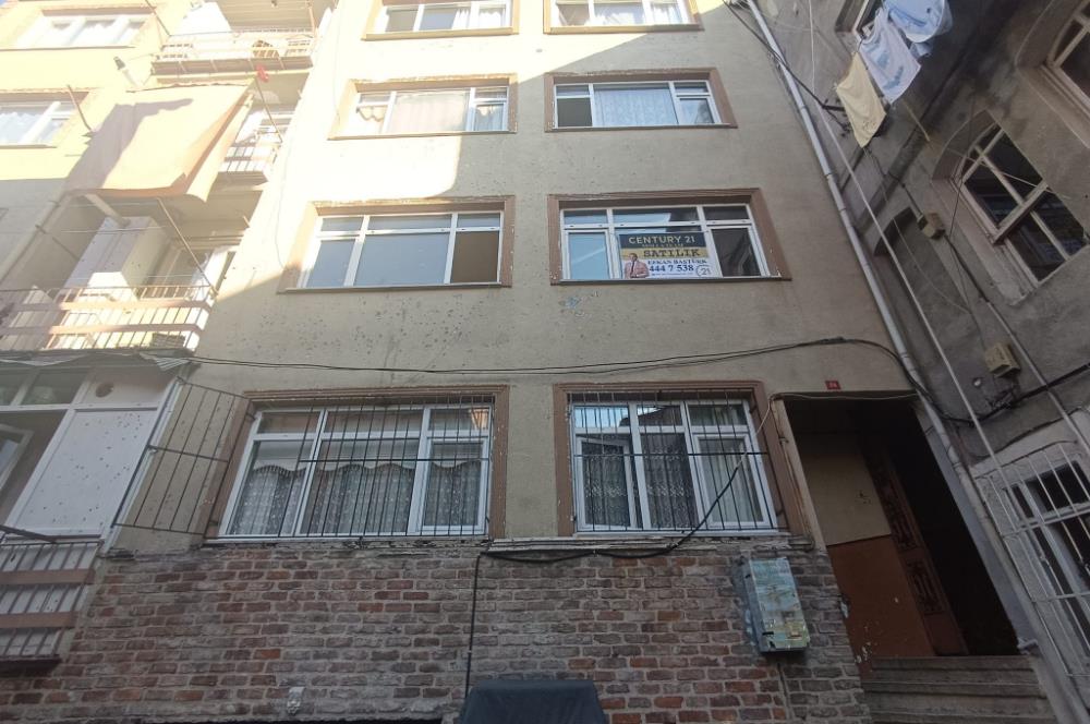 C21 MOLLA TEAM BALAT YÜRÜYÜŞ YOLU ARKA SOKAĞI SATILIK 2+1 DAİRE