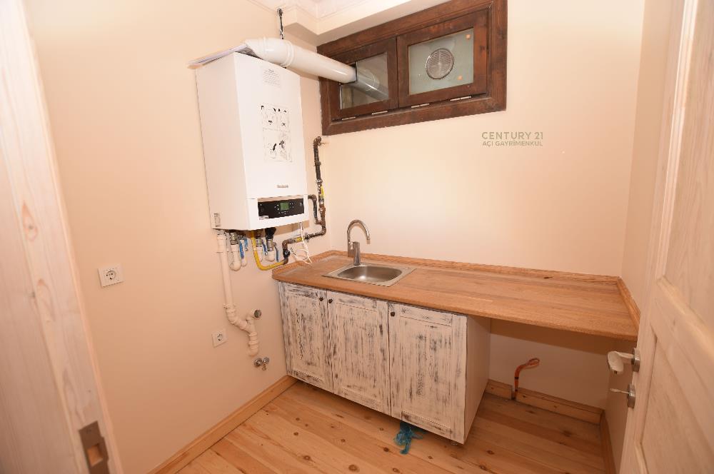 Zekeriyaköy de Merkeze Yakın Kiralık Ahşap Villa