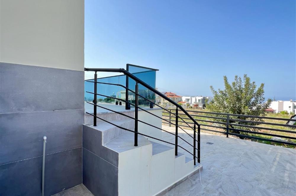 Satılık yeni lux 3+1 villa ve ayrı bakıcı en-suite yatak odası, Çatalköy, Girne