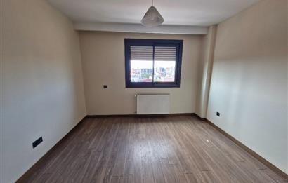 Çiğli Kaşarcı Sitesinde 2+1 kiralık lüks ofis