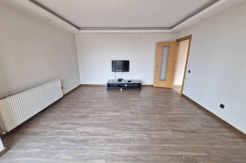 Çiğli Kaşarcı Sitesinde 2+1 kiralık lüks ofis