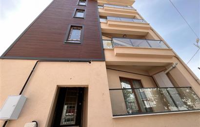 CENTURY 21'DEN KEMERBURGAZDA YENİ BİNA METROYA YAKIN 2.KAT DAİRE