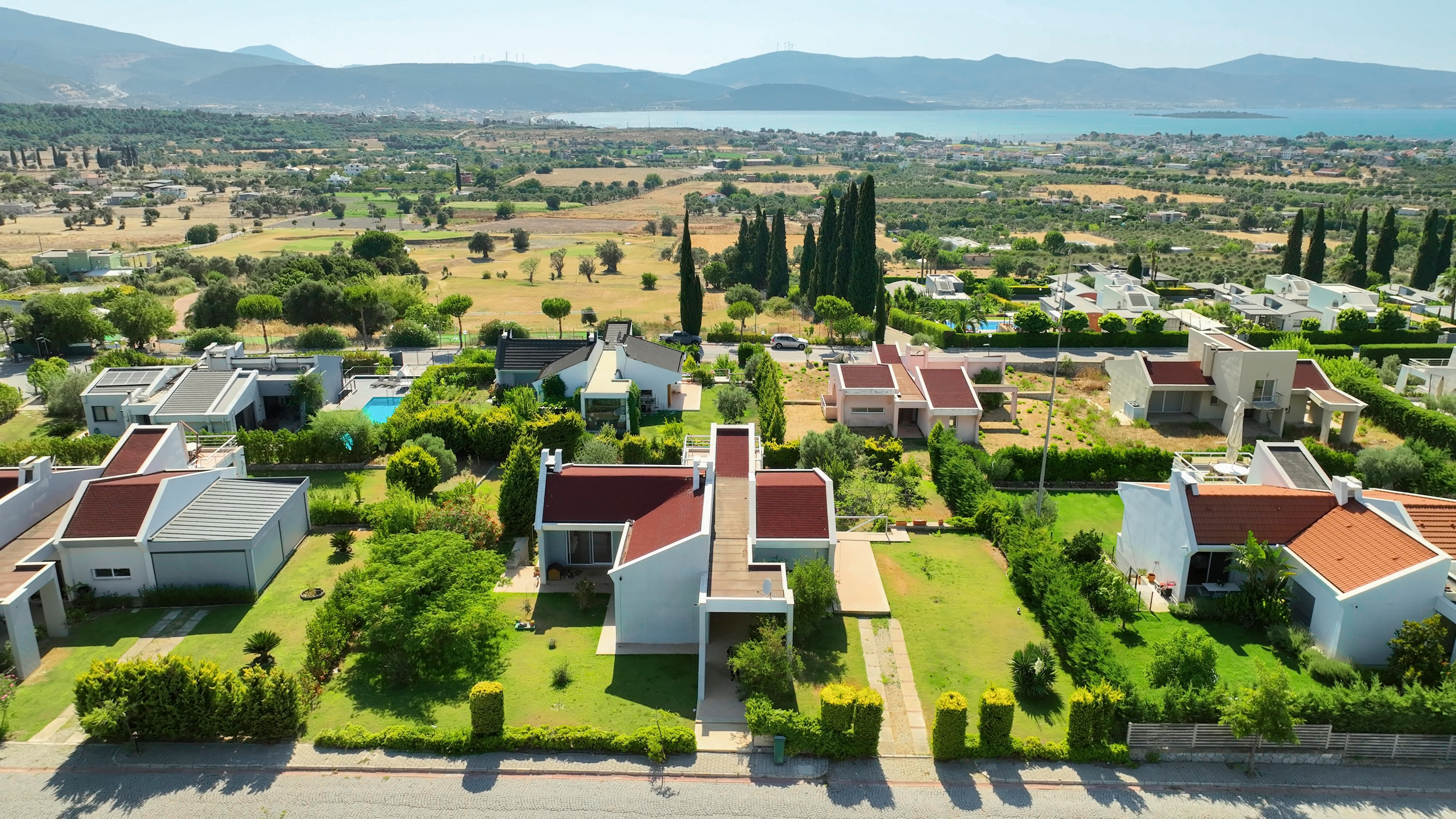 URLA SIRASELVİLER SATILIK 4+1 MÜSTAKİL VİLLA