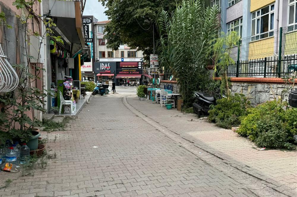 ÜSKÜDARIN EN İŞLEK BÖLGESİNDE KİRALIK BOŞ DÜKKAN