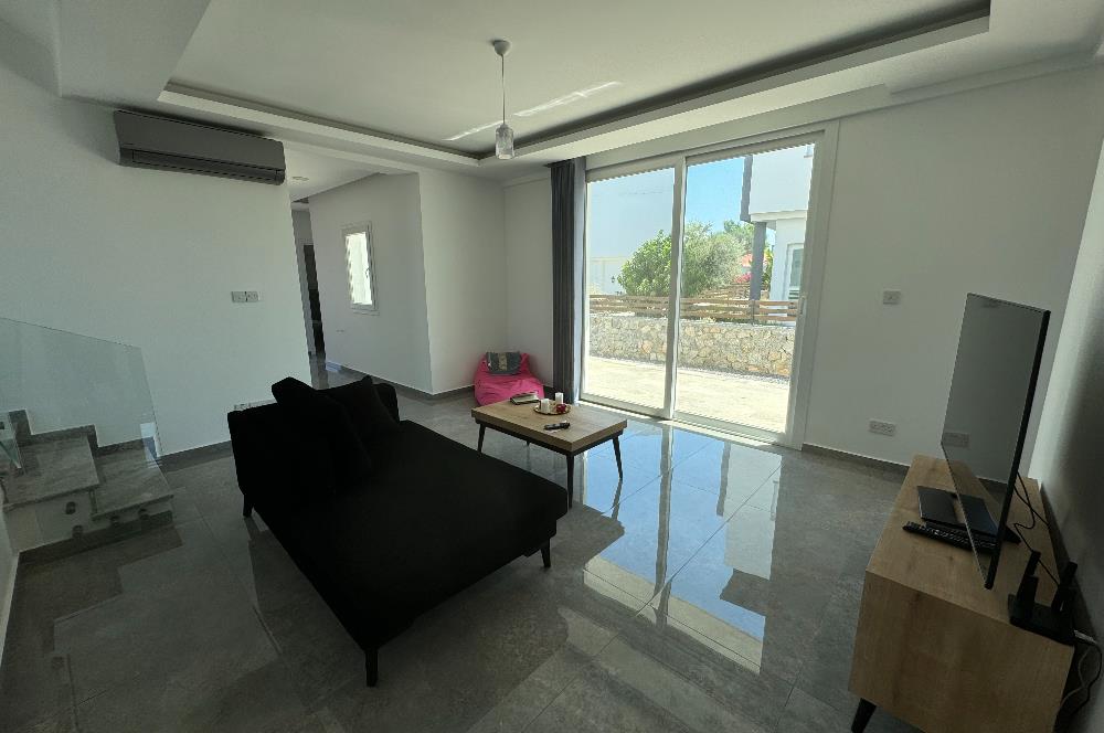 Türk Malı - Ozanköy'de 4 Yatak Odalı Modern Villa, TEK YETKİLİ