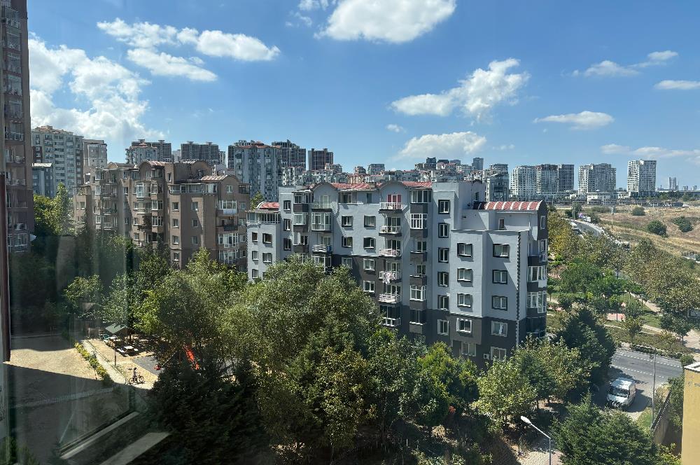 Bahçeşehir Boğazköy'de 3+1 Boyalı Temiz Kiralık Daire