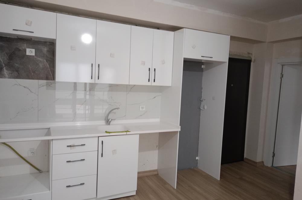 CENTURY 21 BAL  dan  SATILIK 2. sakarya mh çevre yolunda  açık mutfaklı 1+1 daire