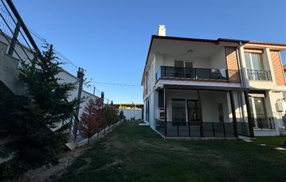 Century 21’den gelişen bölgede 5 + 1 villa