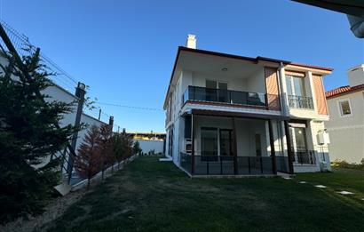 Century 21’den gelişen bölgede 5 + 1 villa