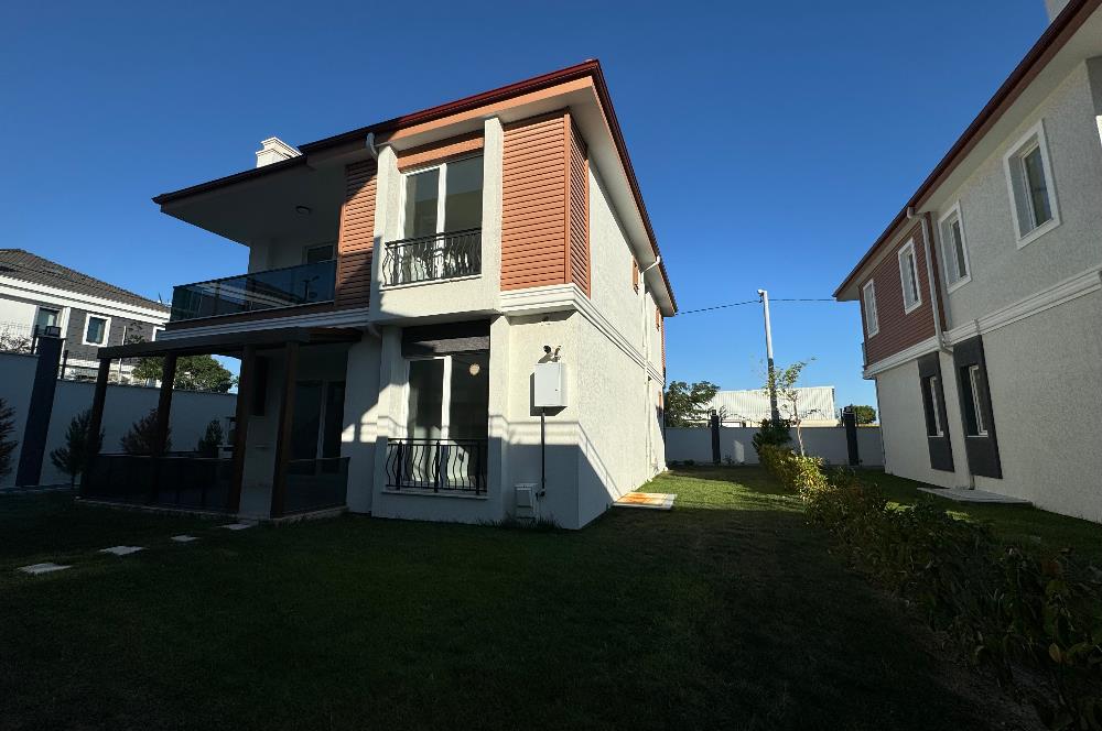 Century 21’den gelişen bölgede 5 + 1 villa