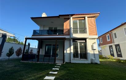 Century 21’den gelişen bölgede 5 + 1 villa