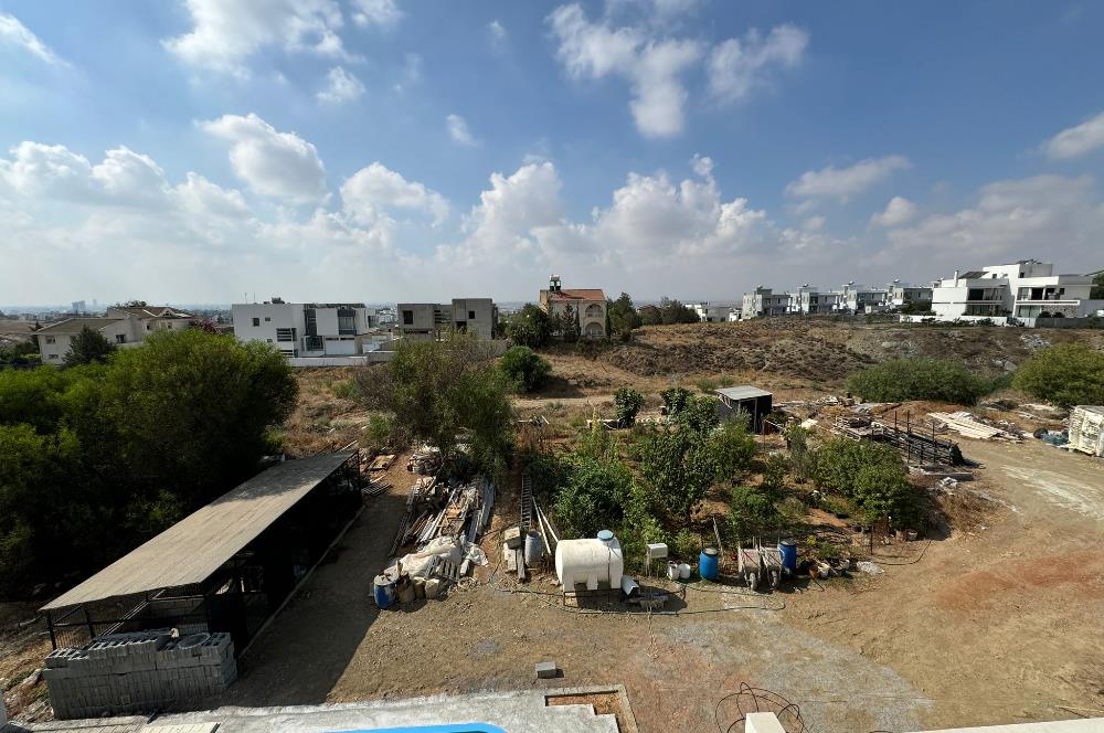 Gönyeli Aşıklar Tepesinde Muhteşem Manzaralı Her Odası Banyolu Satılık İkiz Triplex Villa (Tüm Masrafları Ödenmiş)