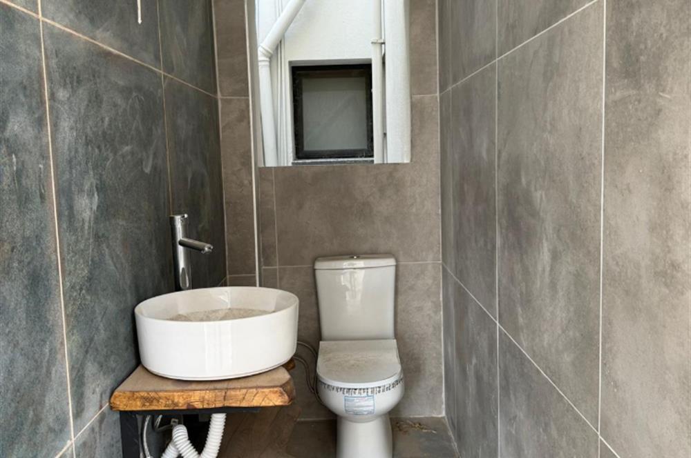 Gönyeli Aşıklar Tepesinde Muhteşem Manzaralı Her Odası Banyolu Satılık İkiz Triplex Villa (Tüm Masrafları Ödenmiş)