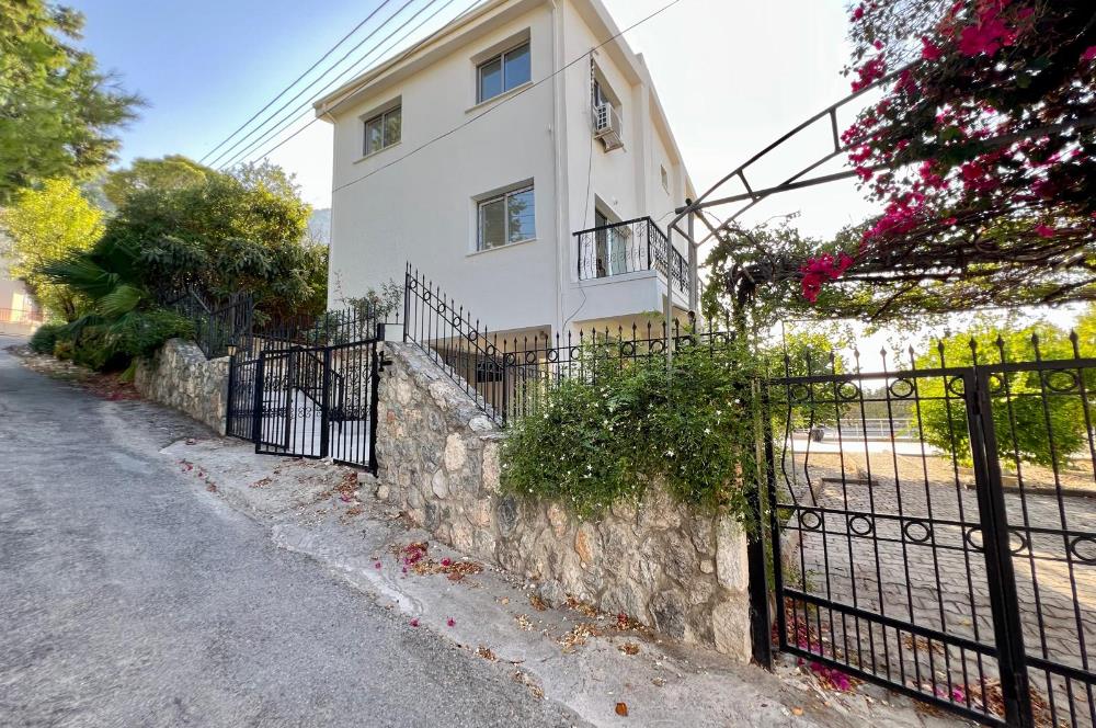 Satılık 3+1 villa, Bellapais, Bellapais manastırı yürüme mesafesinde