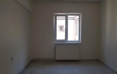 ETİMESGUT MERKEZDE CADDE CEPHELİ 2+1 KİRALIK DAİRE