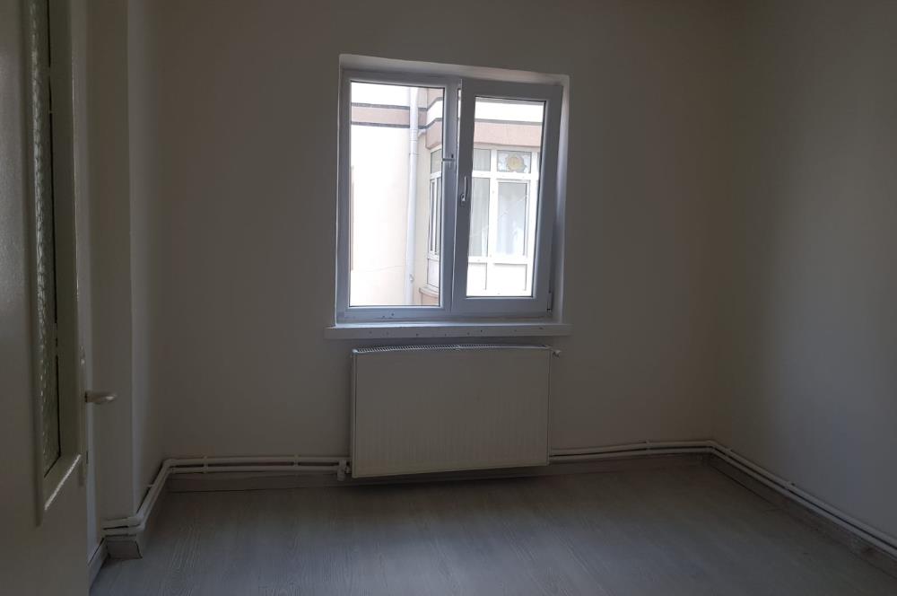 ETİMESGUT MERKEZDE CADDE CEPHELİ 2+1 KİRALIK DAİRE