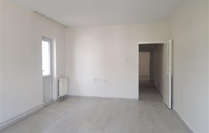 ETİMESGUT MERKEZDE CADDE CEPHELİ 2+1 KİRALIK DAİRE