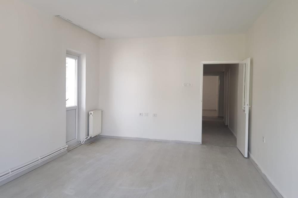 ETİMESGUT MERKEZDE CADDE CEPHELİ 2+1 KİRALIK DAİRE