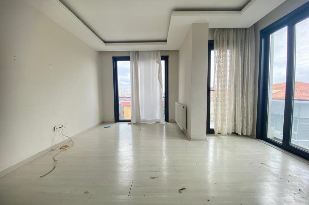 KAYIŞDAĞI AYAZ SOKAKTA 2+1 KOMBİLİ 75m2 5 YILLIK BİNADA SATILIK