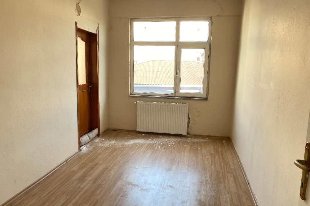 Pendik'te Balkonlu Ara Kat 2+1 Kiralık Daire