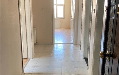 Pendik'te Balkonlu Ara Kat 2+1 Kiralık Daire