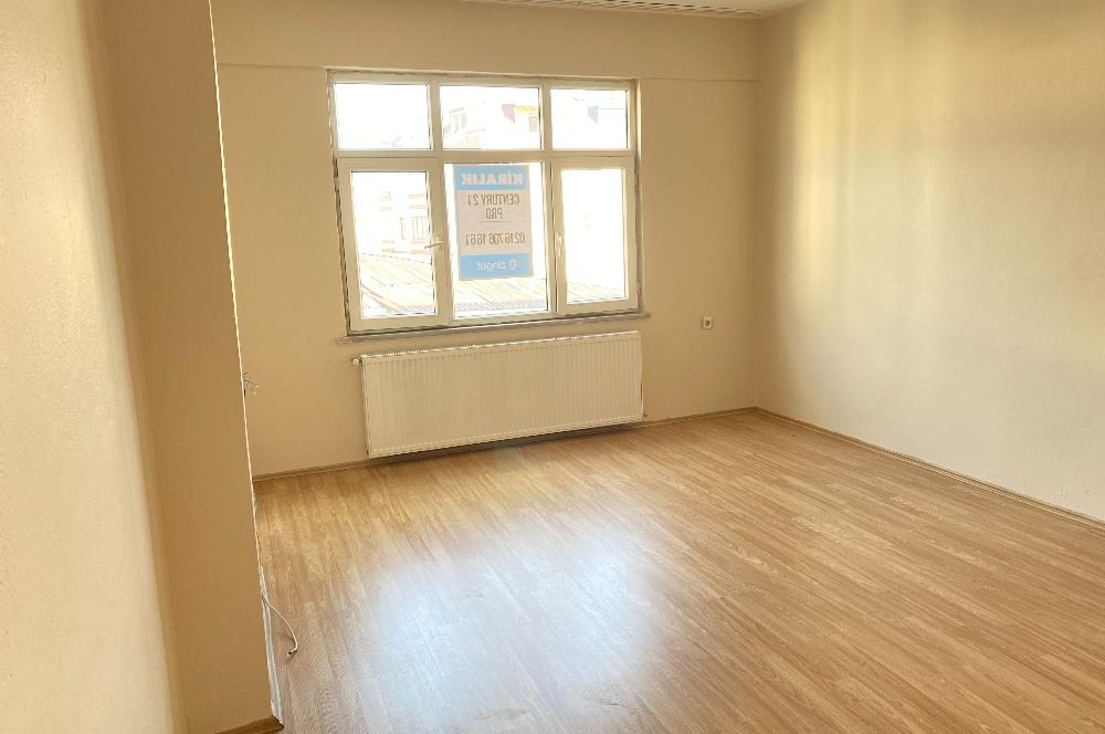 Pendik'te Balkonlu Ara Kat 2+1 Kiralık Daire