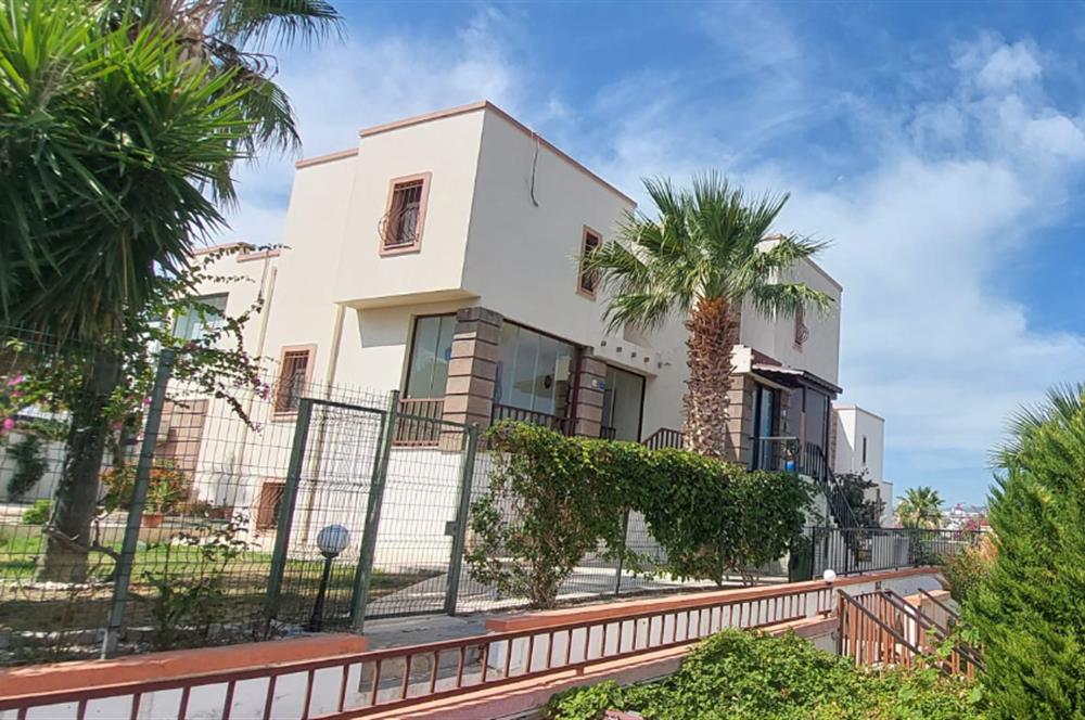 Bodrum-Eskiçeşme havuzlu site içerisinde  müstakil villa