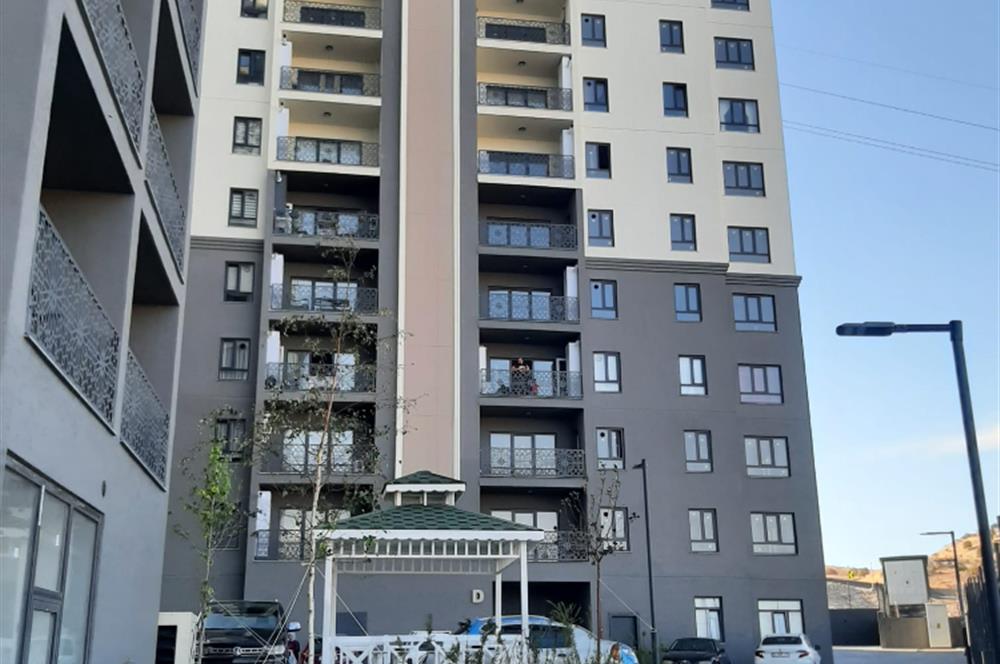 CENTURY 21 BAL GAYRİMENKUL'DEN BAK YAPI GÜVENCESİYLE SEYİR TEPE PRESTİJ KONUTLARINDA   120 M2 GENİŞ ÇİFT BALKONLU  EBEVEYN BANYOLU 3 +1 