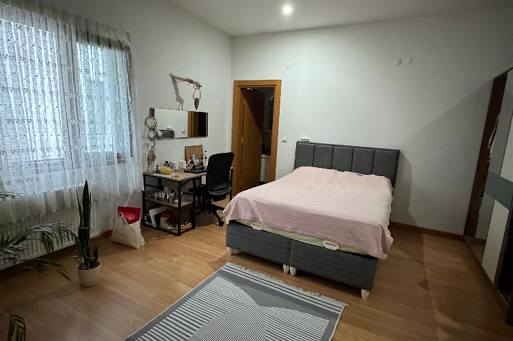 MALTEPE MİNİBÜS YOLU TUGAYYOLUNDA FIRSAT 1,5+1 DUBLEKS DAİRE