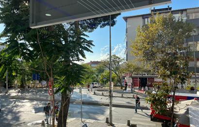 Maltepe Atatürk Caddesi'nde görünürlüğü yüksek mağaza - ofis