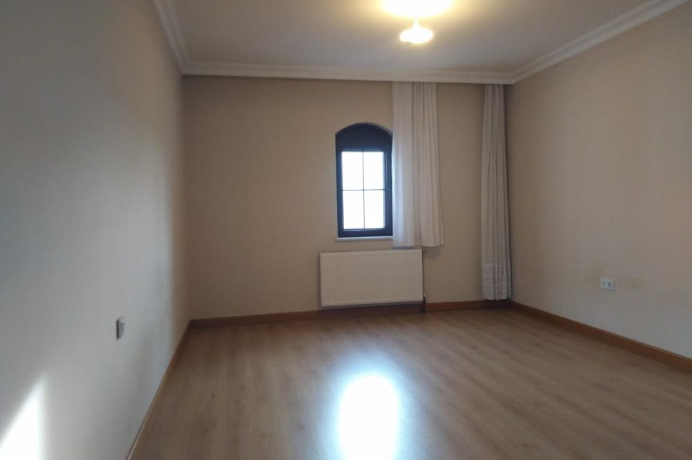 KUZEYKENT 686 ETAP GÜNEY CEPHE KATTA 3+1 KİRALIK DAİRE